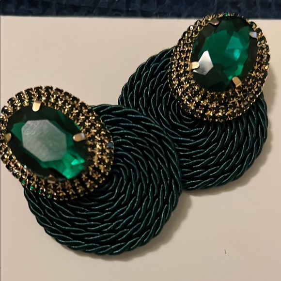 Vintage-Inspired Green and Gold Statement Earrings - Picture 7 of 7